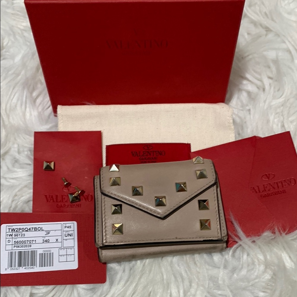 VALENTINO Garavani Signature Studs Wallet Buttery Leather Womenās
